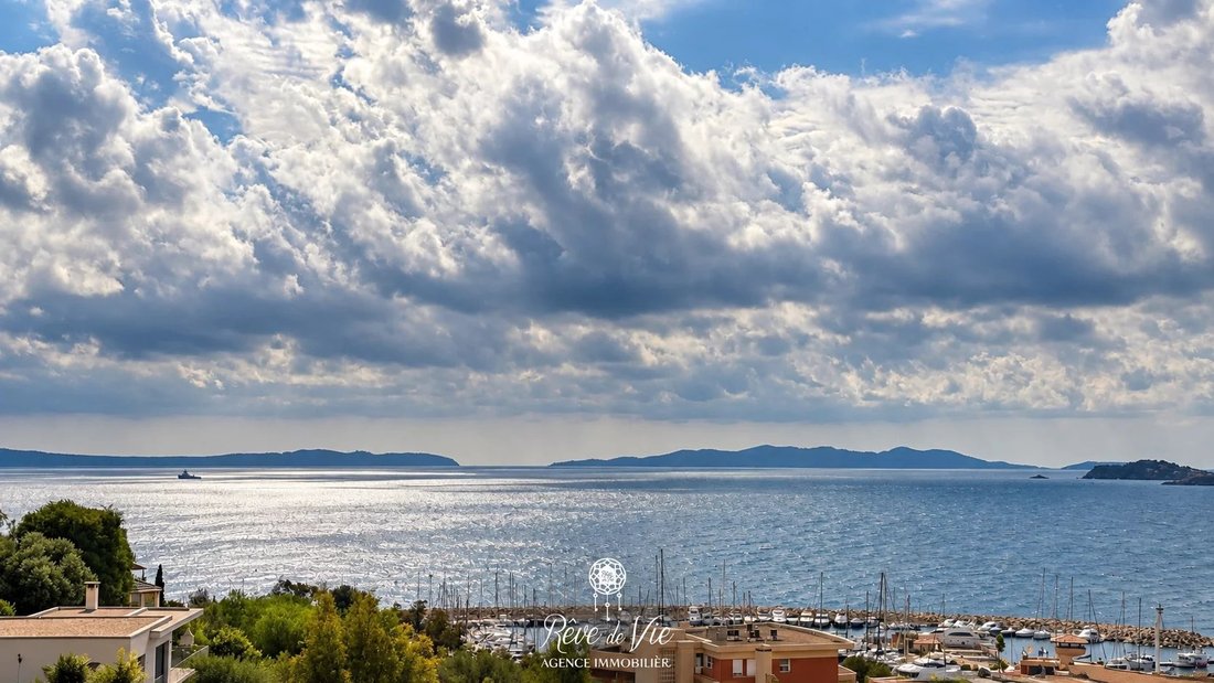 Apartment in Le Lavandou, Provence-Alpes-Côte d'Azur, France 1 - 19037143