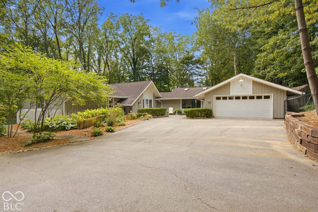 House in Zionsville, Indiana, United States 1 - 19038552