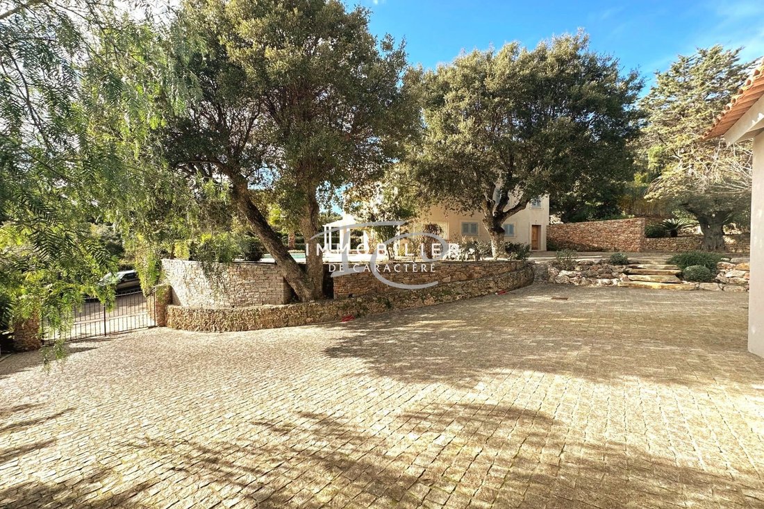 Villa in La Croix-Valmer, Provence-Alpes-Côte d'Azur, Frankreich 1 - 17235012