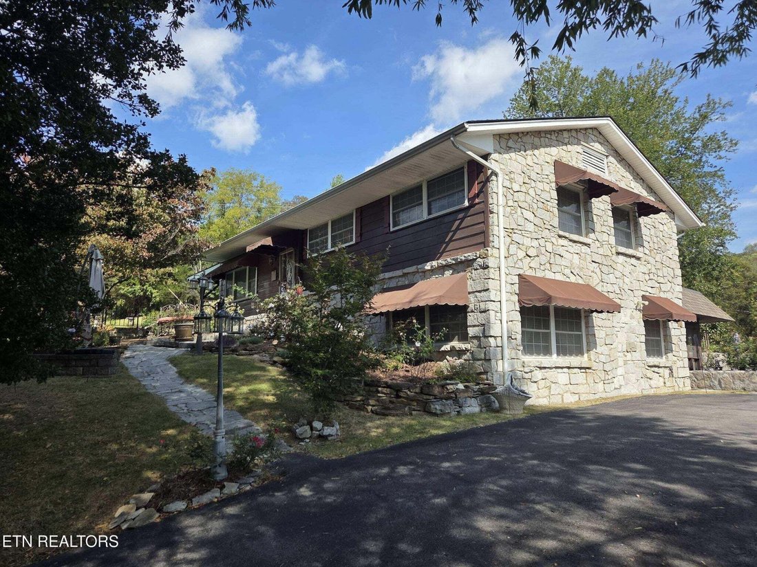 House in Clinton, Tennessee, United States 1 - 19039770
