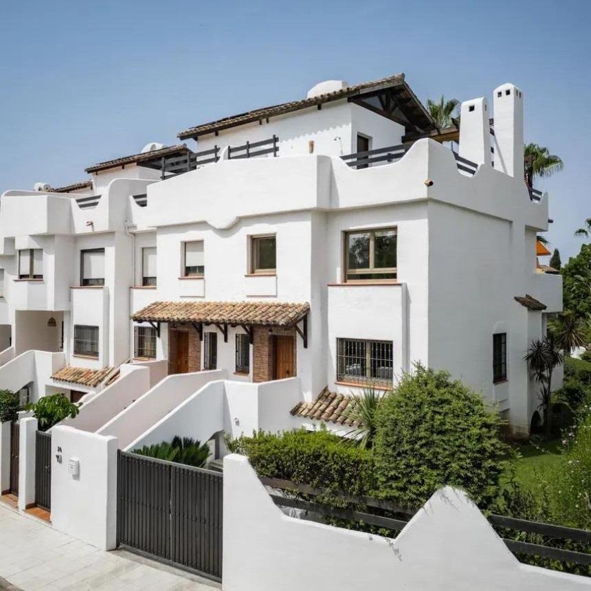 Villa in Marbella, Andalusia, Spain 3 - 19040190