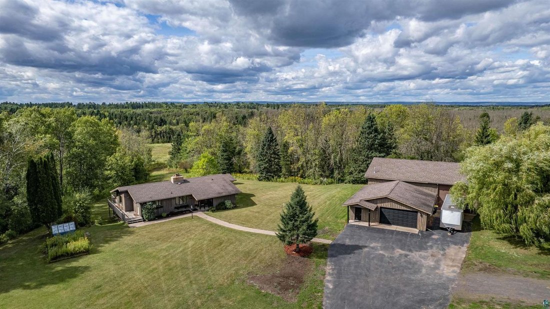 House in Oliver, Wisconsin, United States 1 - 19039220
