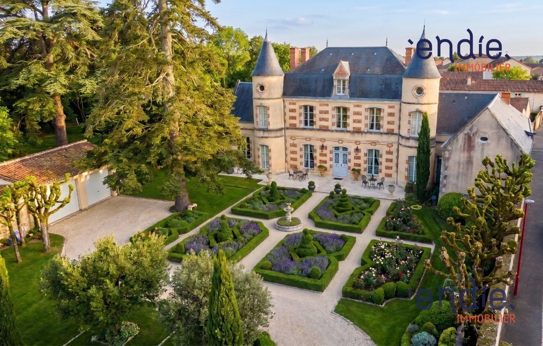 House in Saint-Georges-les-Baillargeaux, Nouvelle-Aquitaine, France 1 - 19041501