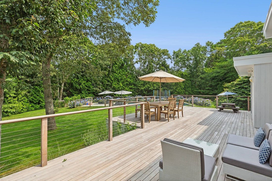 East Hampton, New York, United States 3 - 19040359