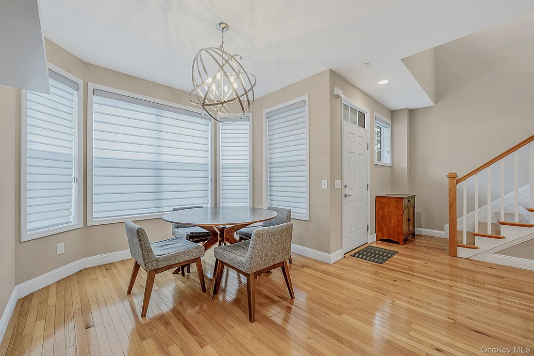 Condo in Huntington Station, New York, United States 5 - 19039112