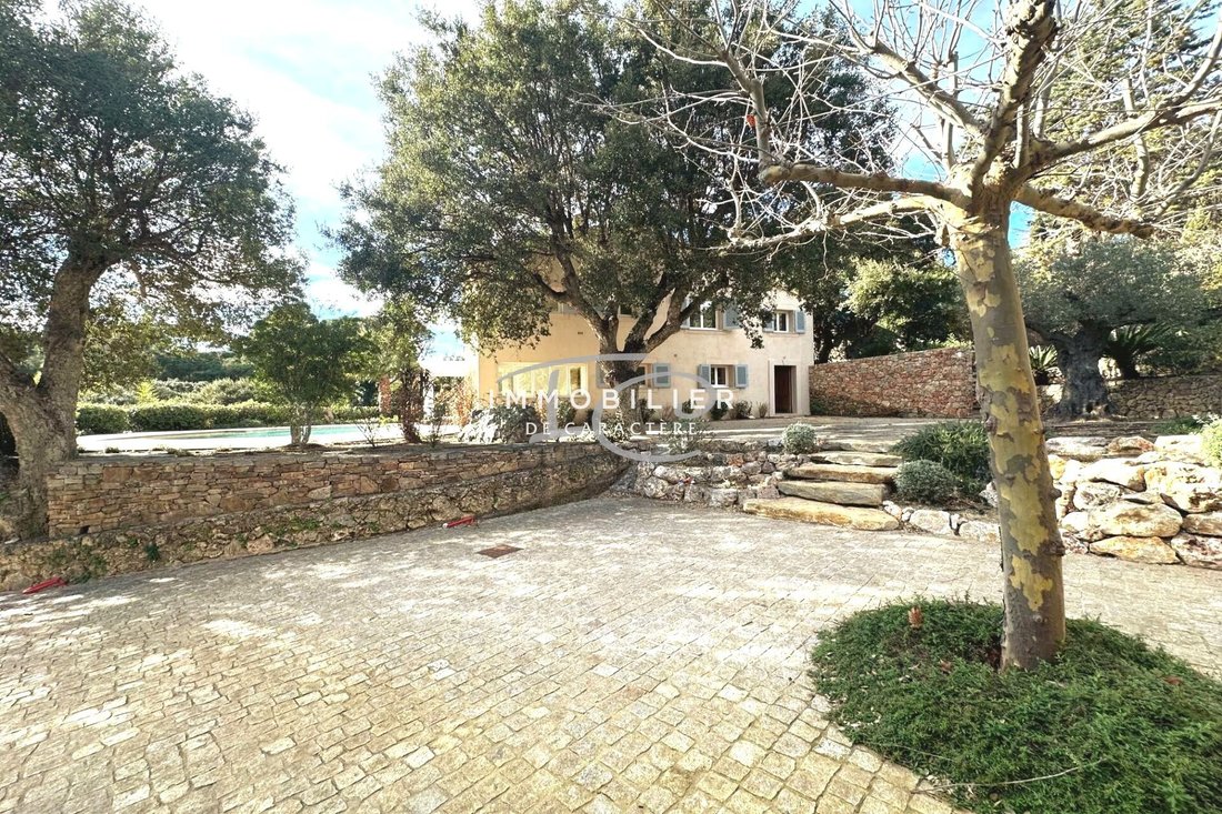 Villa in La Croix-Valmer, Provence-Alpes-Côte d'Azur, Frankreich 2 - 17235012