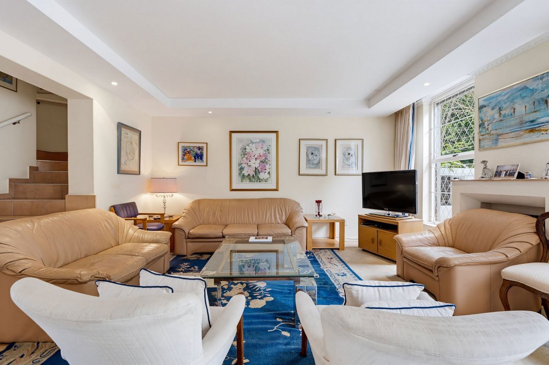 Apartment in Fresnaye, Atlantic Seaboard, Cape Town 4 - 19039181