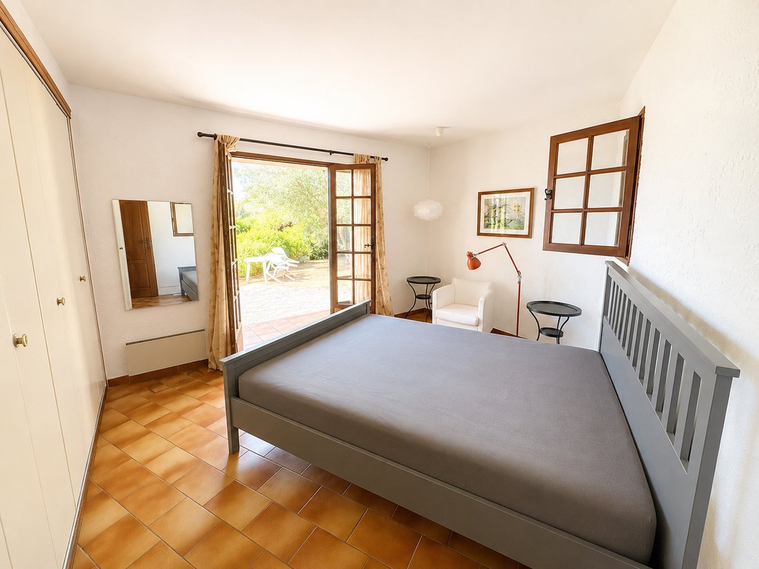 Villa in La Londe-les-Maures, Provence-Alpes-Côte d'Azur, Frankreich 2 - 19040261