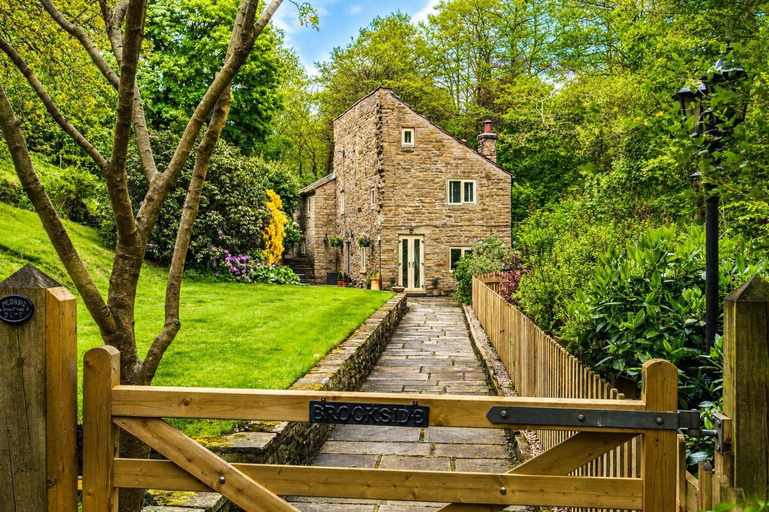 House in Marple Bridge, Stockport, England 2 - 19040550