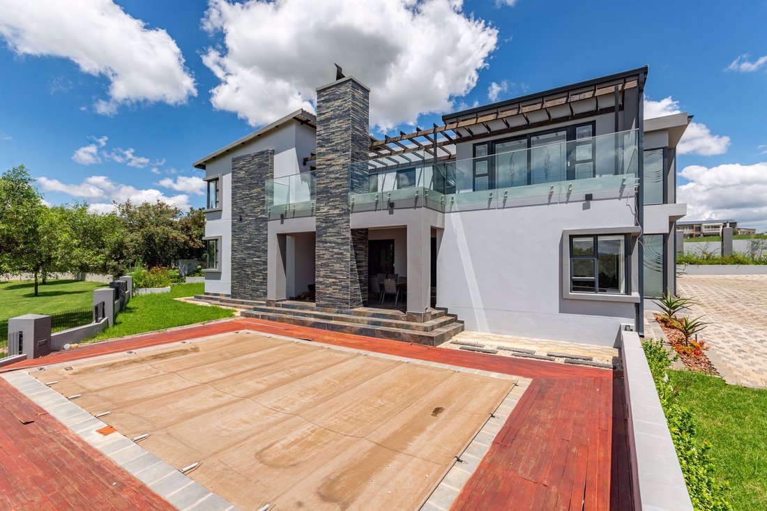 Estate in Copperleaf Golf and Country Estate, Centurion, South Africa 4 - 19038998
