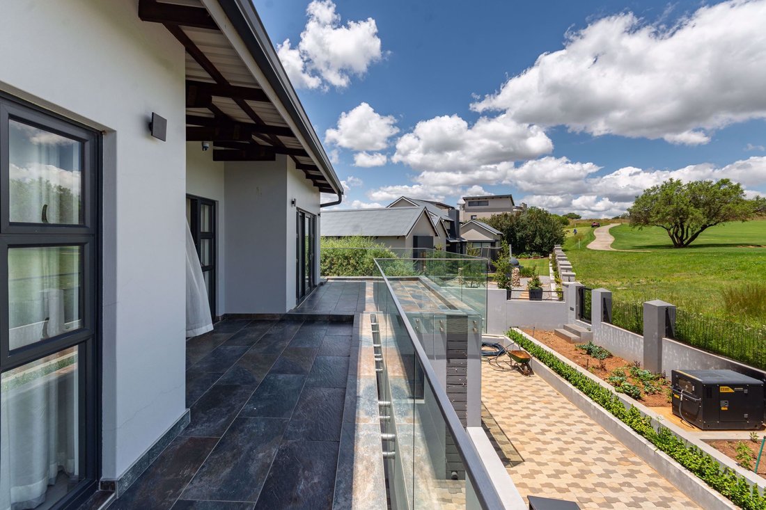 Estate in Copperleaf Golf and Country Estate, Centurion, South Africa 3 - 19038998