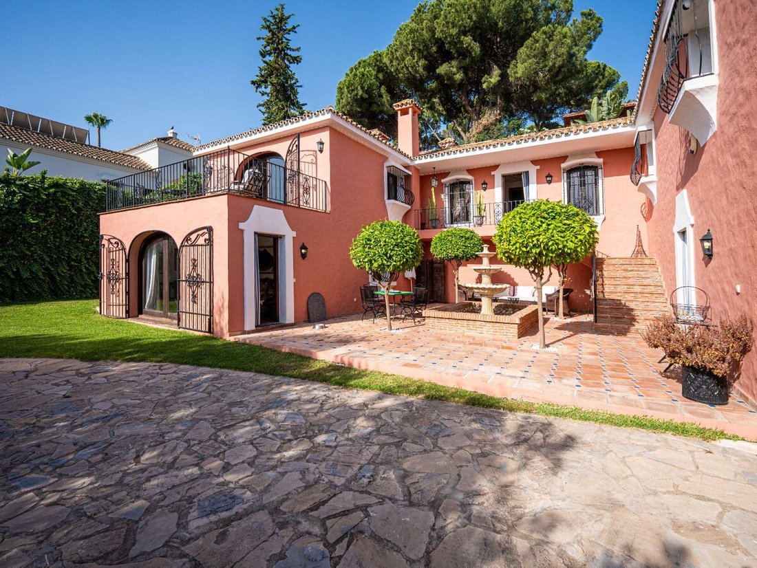 Villa in Nueva Andalucia, Marbella, Spain 2 - 19037417