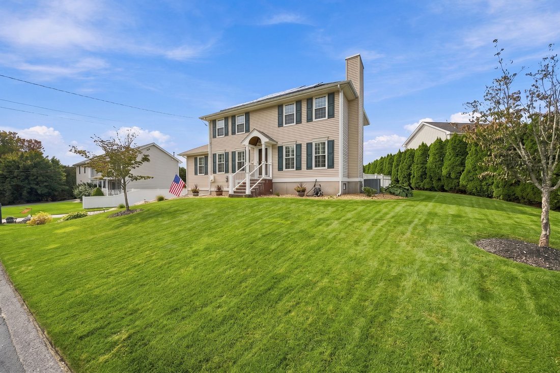 House in Manchester, New Hampshire, United States 2 - 19038066
