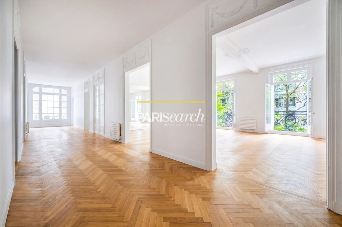 Apartment in Porte Dauphine, Paris 16e Arrondissement, Paris 5 - 19037148