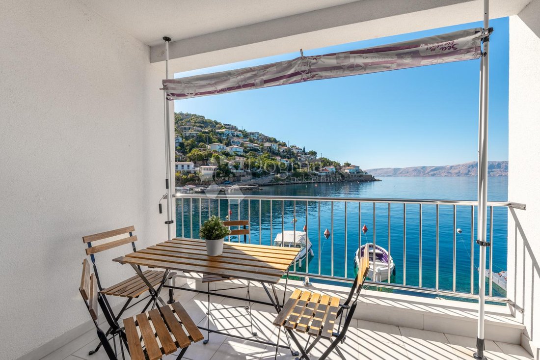 Casa en Stari Grad, Condado de Lika-Senj, Croacia 2 - 16132475