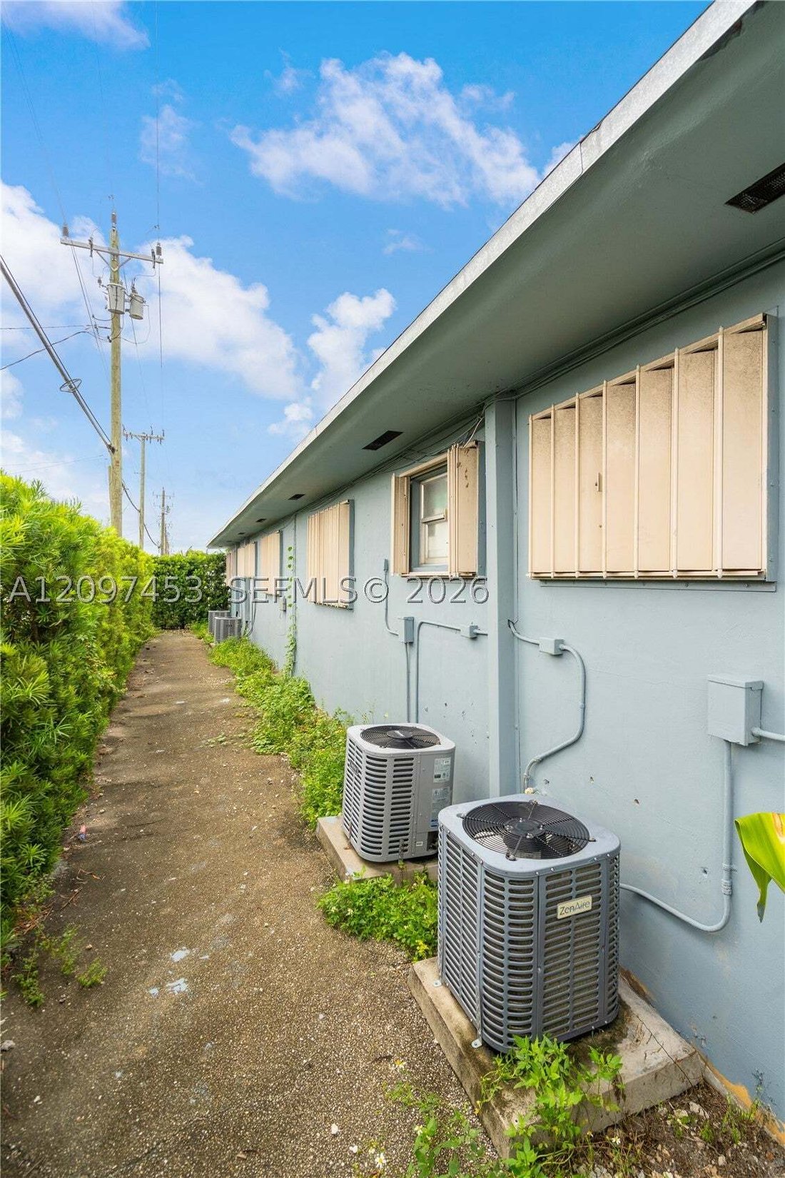 Hialeah, Florida, United States 5 - 19039598