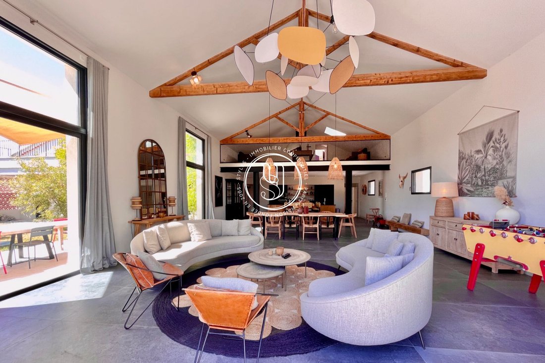 Villa in Saint-Rémy-de-Provence, Provence-Alpes-Côte d'Azur, France 1 - 19039964
