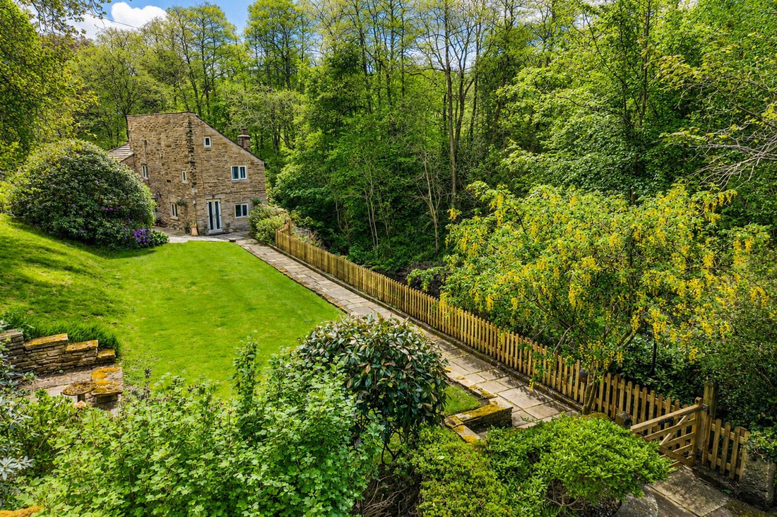House in Marple Bridge, Stockport, England 1 - 19040550