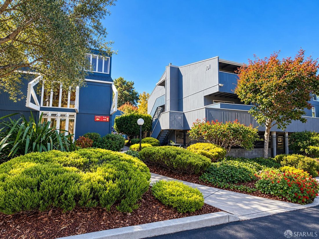 Condo in San Bruno, California, United States 1 - 19038013