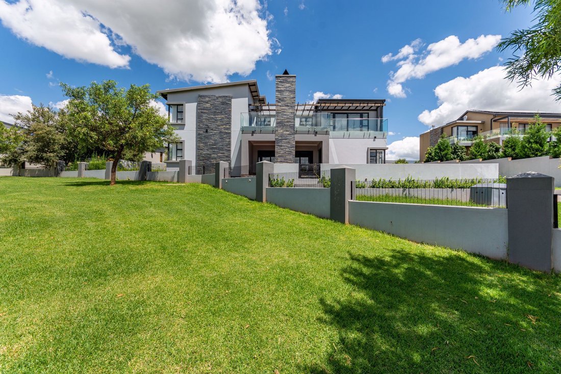 Estate in Copperleaf Golf and Country Estate, Centurion, South Africa 5 - 19038998
