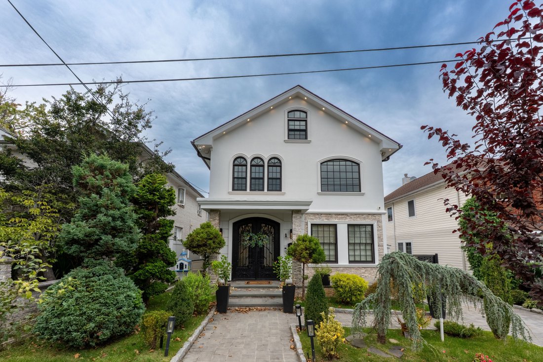 House in New York, New York, United States 1 - 19038276