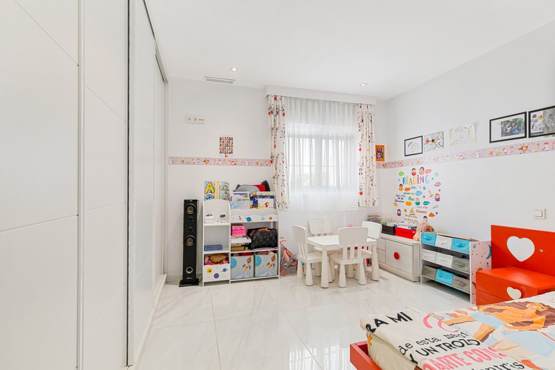 Penthouse in San Pedro de Alcantara, Andalusia, Spain 5 - 19039446