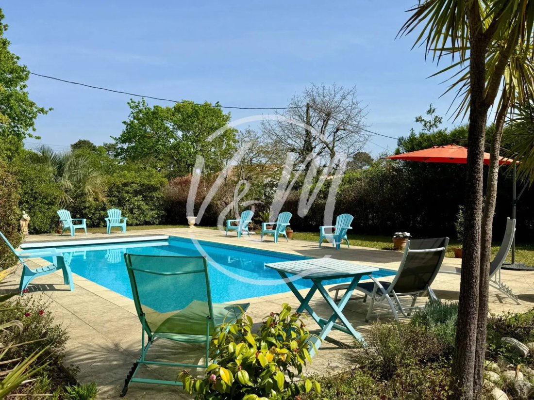 Villa in Nord Est, Andernos-les-Bains, France 2 - 19037564