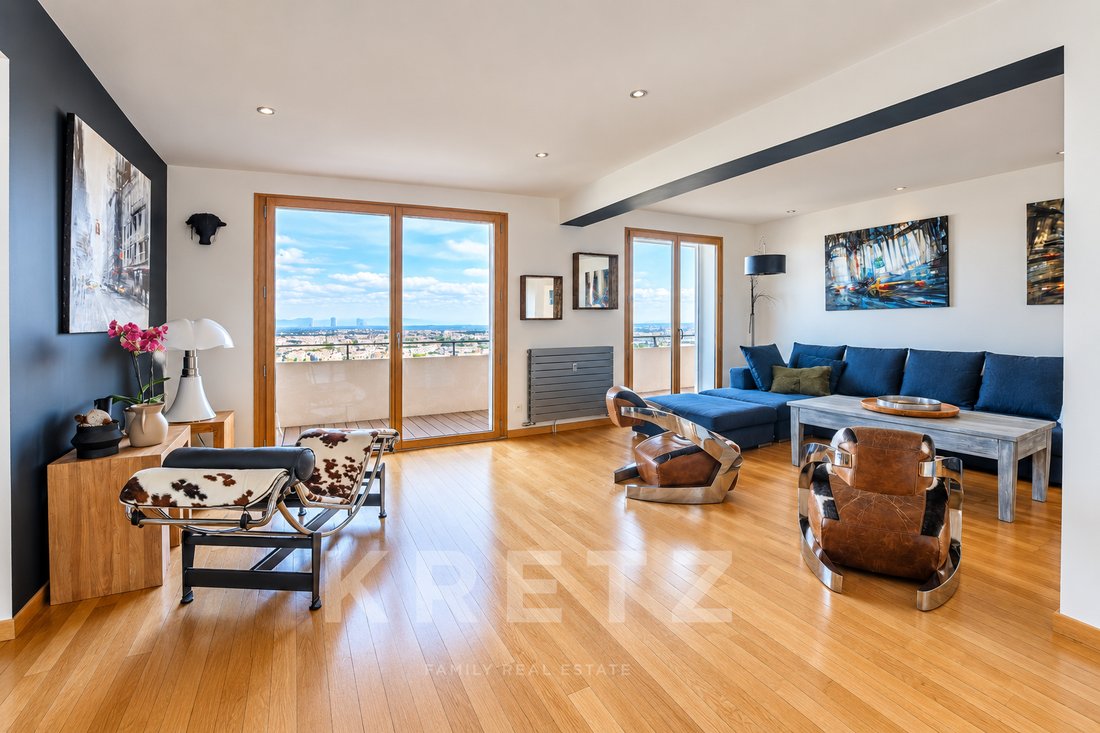 Penthouse in Sainte-Foy-lès-Lyon, Auvergne-Rhône-Alpes, France 2 - 19040962