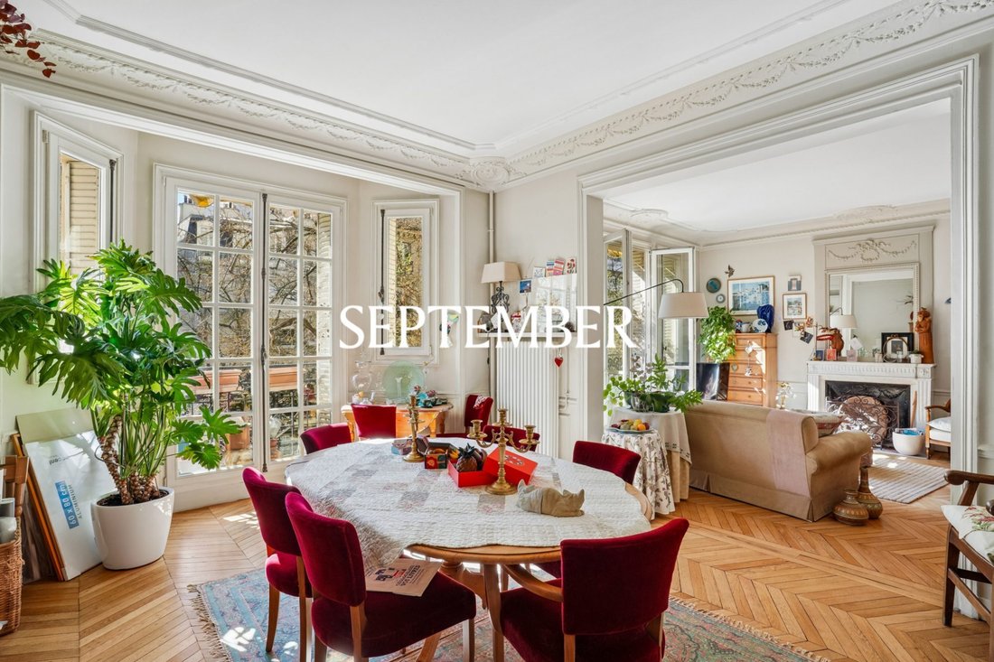 Apartment in Invalides, Paris 7e Arrondissement, Paris 4 - 19041455