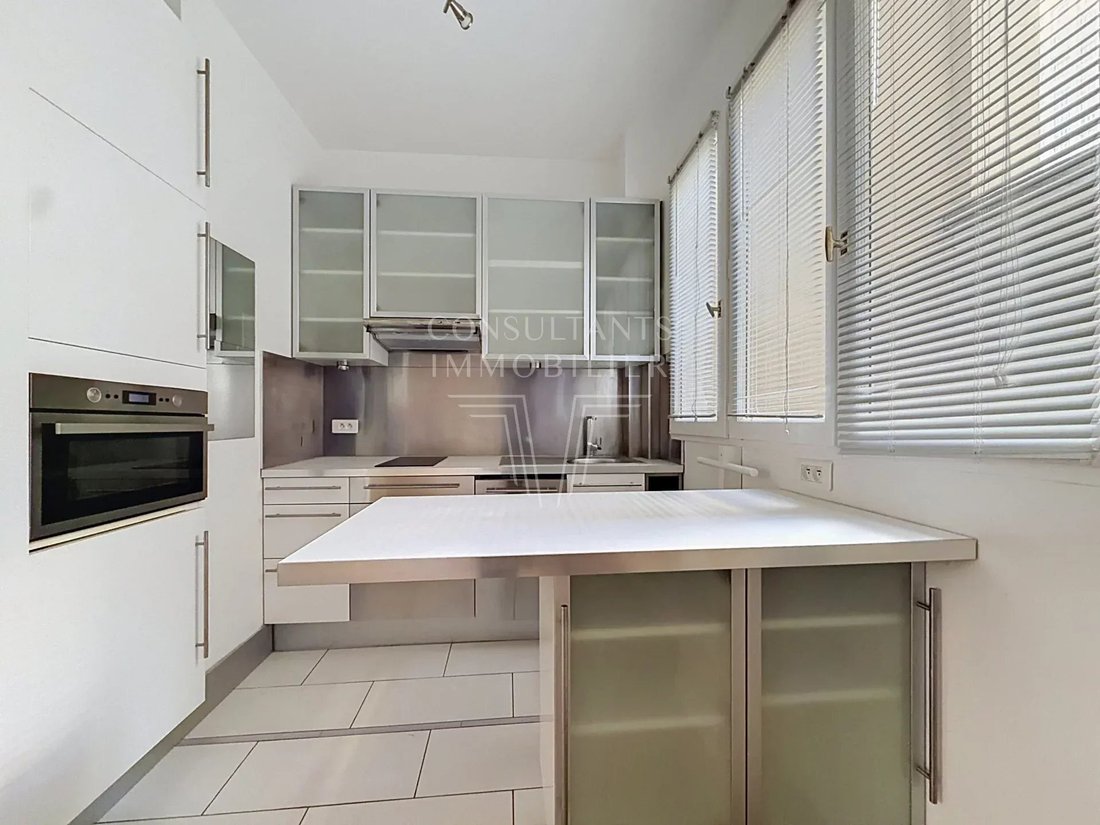 Apartment in Courcelles-Wagram, Paris 17e Arrondissement, Paris 4 - 19037155