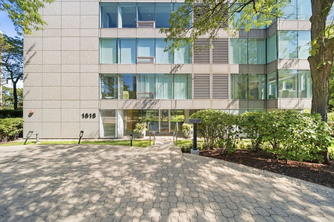 Condo in Wilmette, Illinois, United States 1 - 19040020