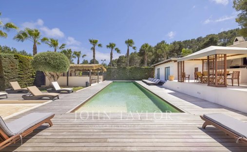 Villa in Santa Eularia des Riu, Balearic Islands, Spain 1