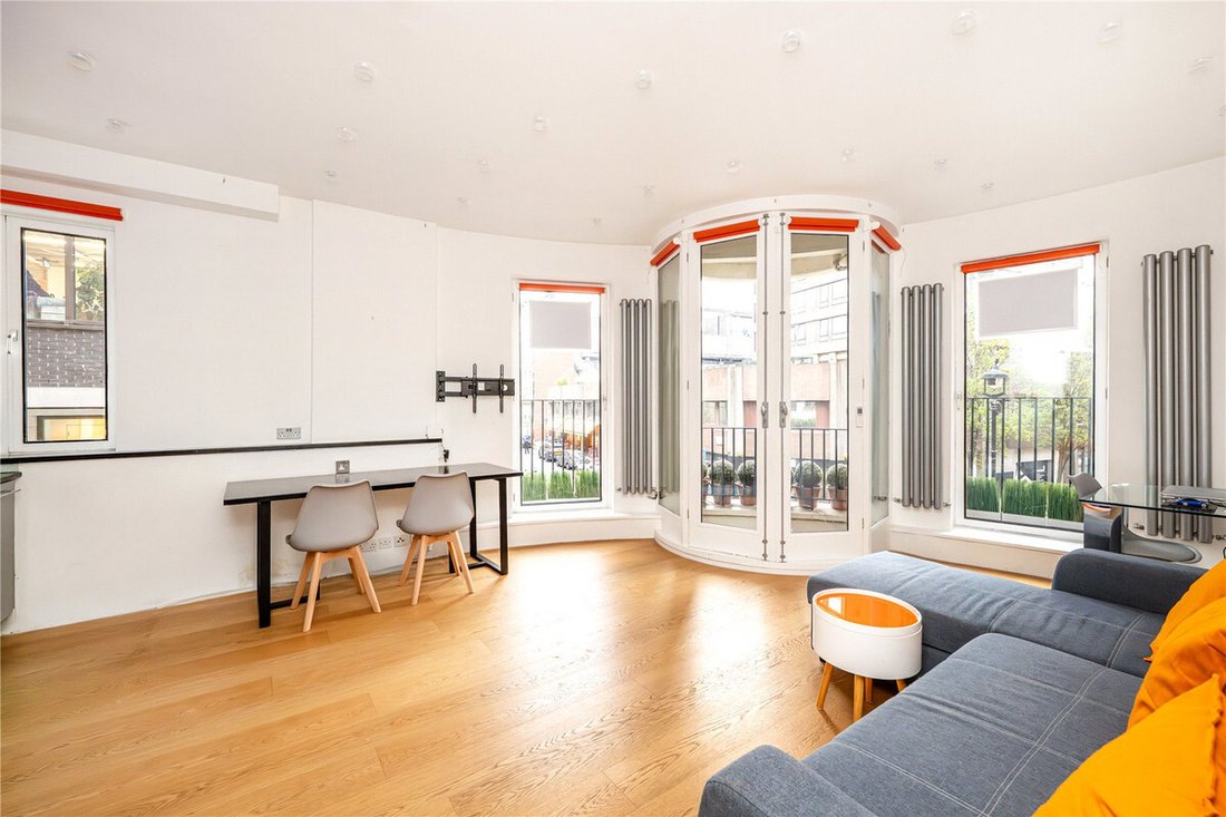 Apartment in Chinatown, Soho, England 3 - 19039159