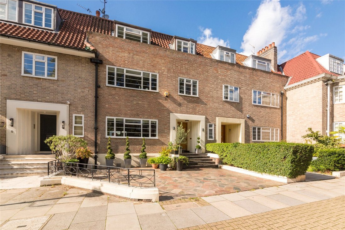 House in Hyde Park, Westminster, England 1 - 19038872
