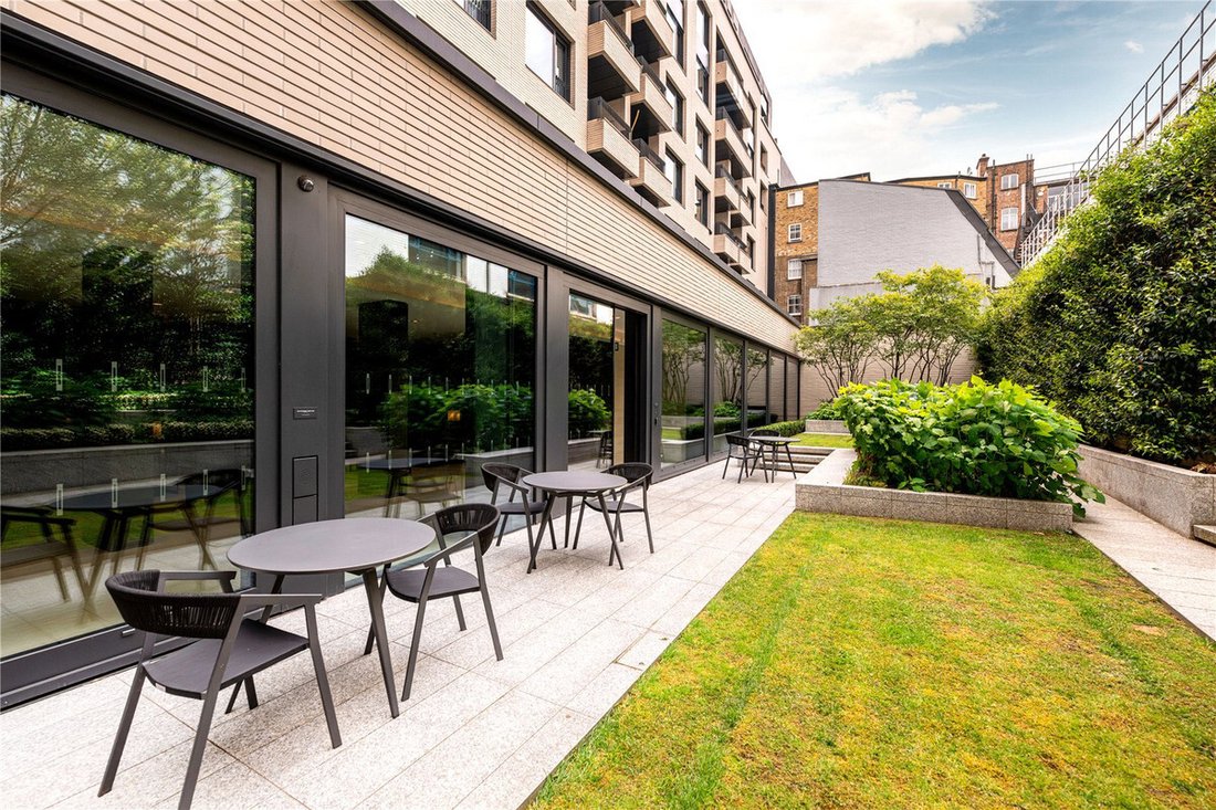 Apartment in Fitzrovia, Camden, England 3 - 19039278