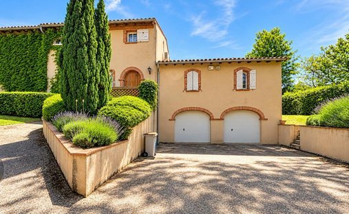 House in Flourens, Occitania, France 1