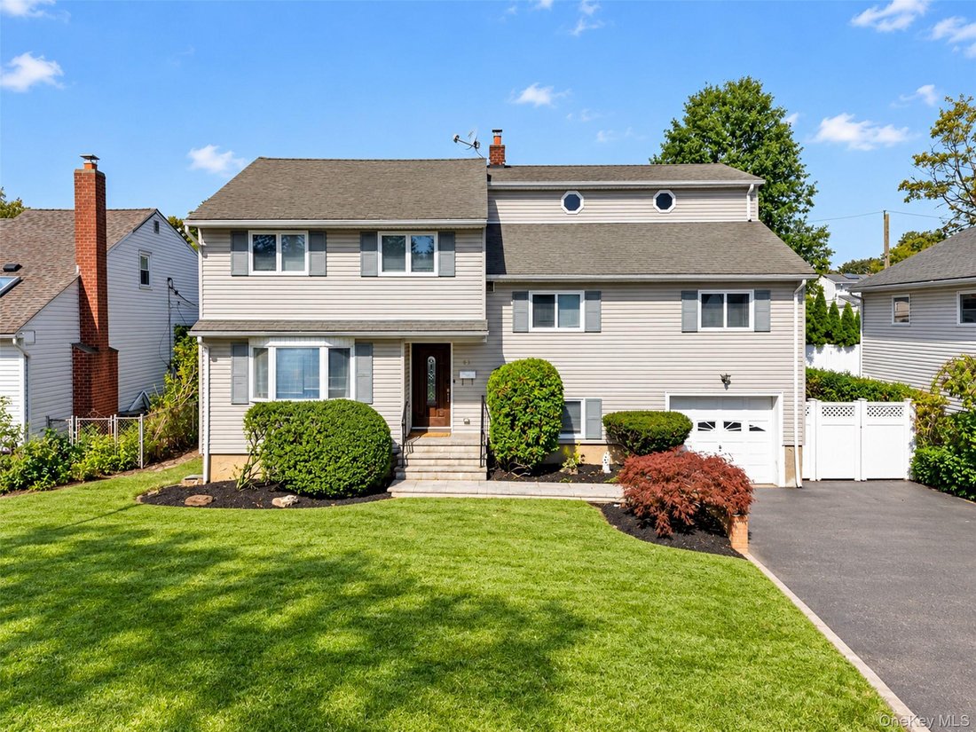 House in Syosset, New York, United States 2 - 19041786