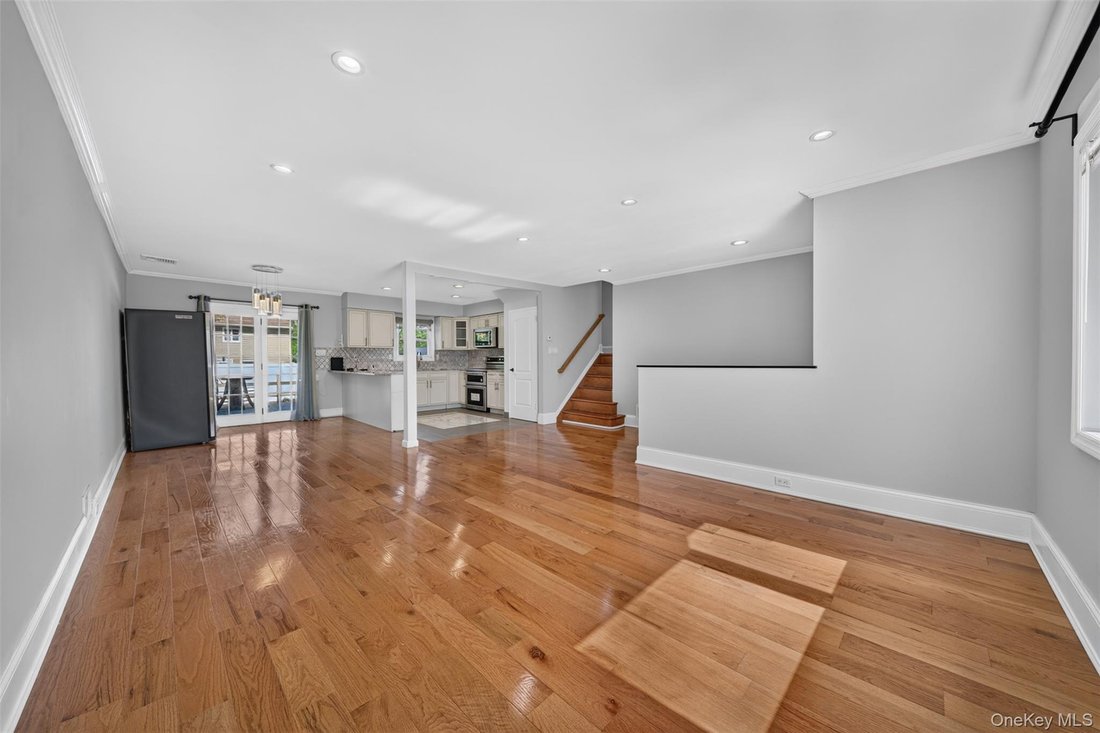 House in Syosset, New York, United States 4 - 19041786