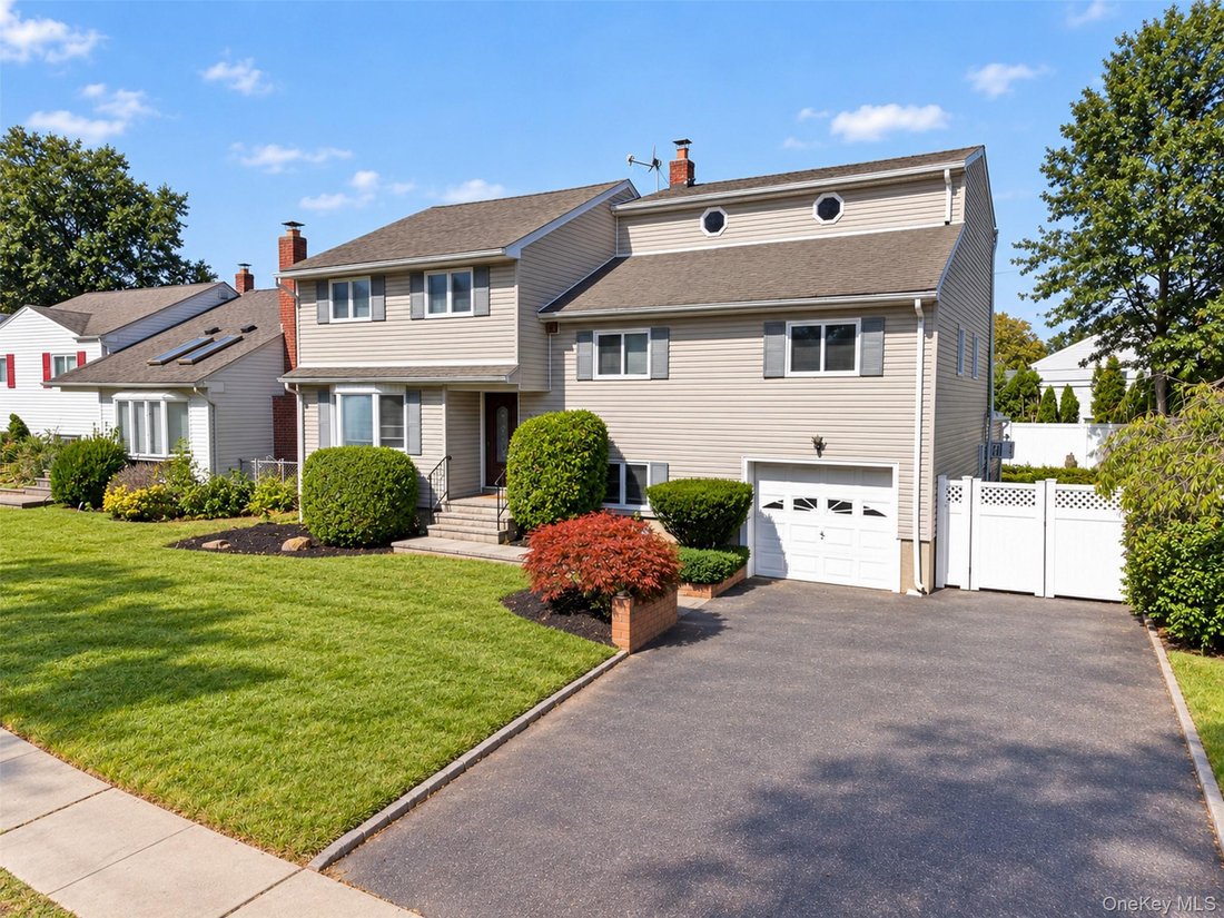 House in Syosset, New York, United States 1 - 19041786