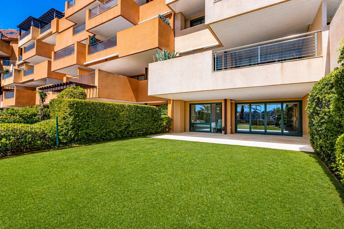 Apartment in Sotogrande, San Roque, Andalusia 2 - 19041690