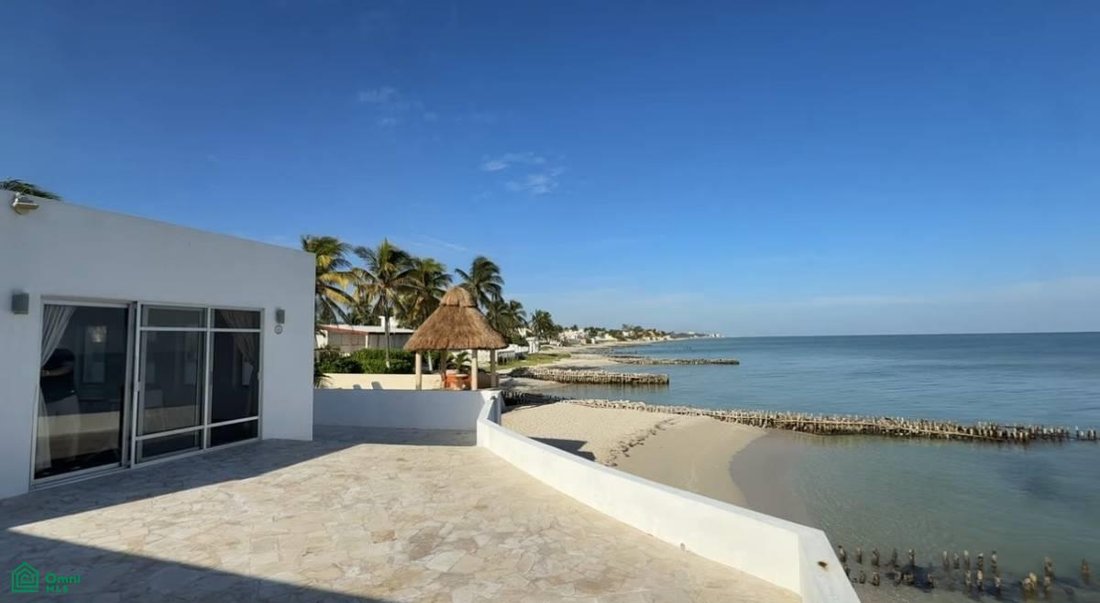 House in Chuburná, Yucatan, Mexico 1 - 19042002