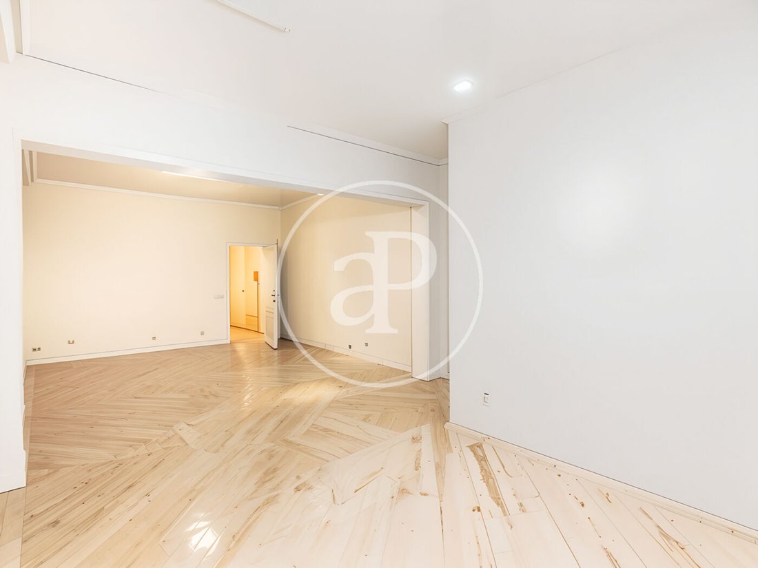 Apartment in Chamberi, Madrid, Spain 5 - 19042011