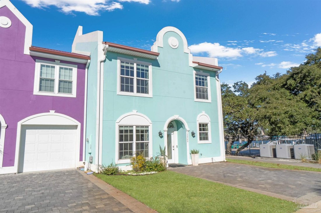 Townhouse in Pensacola, Florida, United States 1 - 19042217