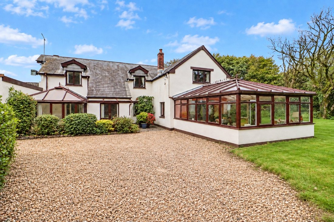 House in Bittadon, England 1 - 19042057