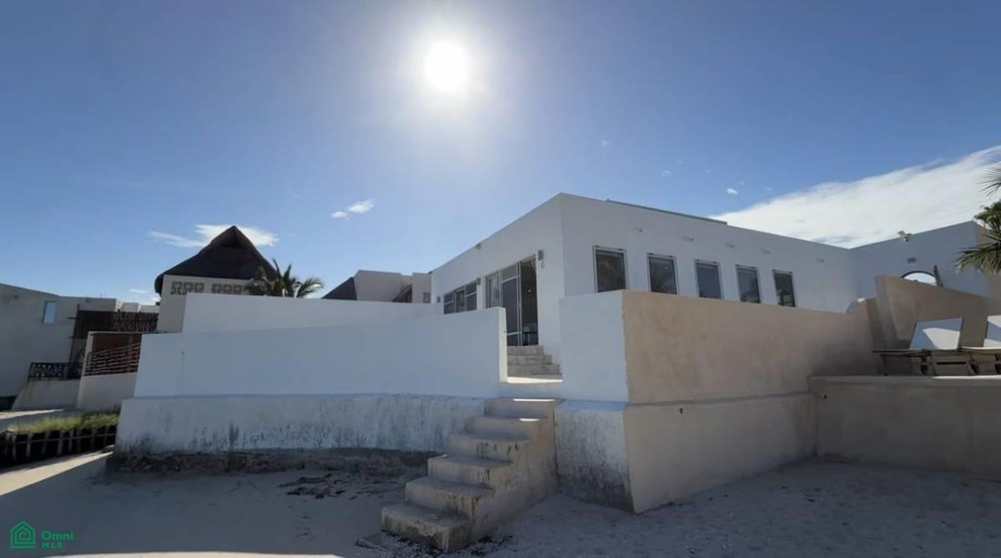 House in Chuburná, Yucatan, Mexico 2 - 19042002
