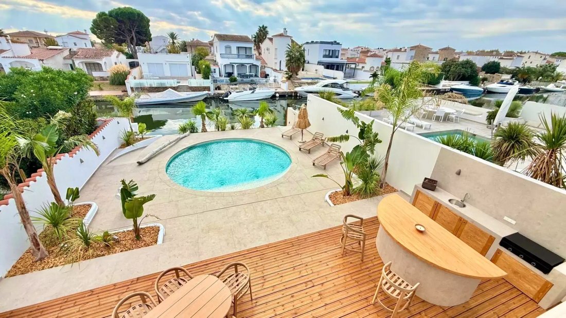 Villa in Empuriabrava, Catalonia, Spain 3 - 19042137