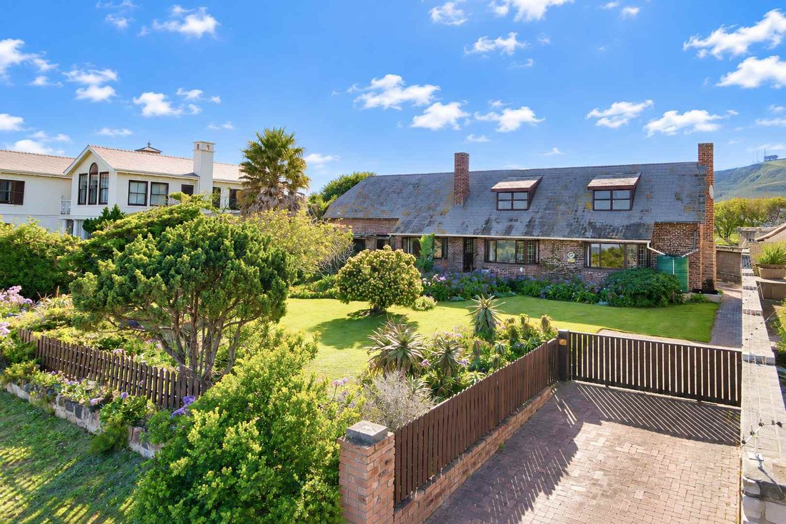 House in Overstrand Local Municipality, Western Cape, South Africa 1 - 19041927