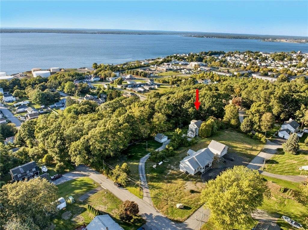 House in Tiverton, Rhode Island, United States 2 - 19041724