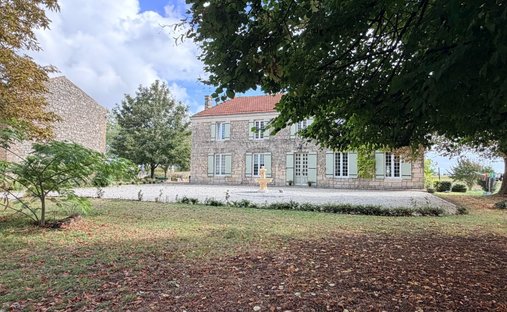 House in Lorignac, Nouvelle-Aquitaine, France 1