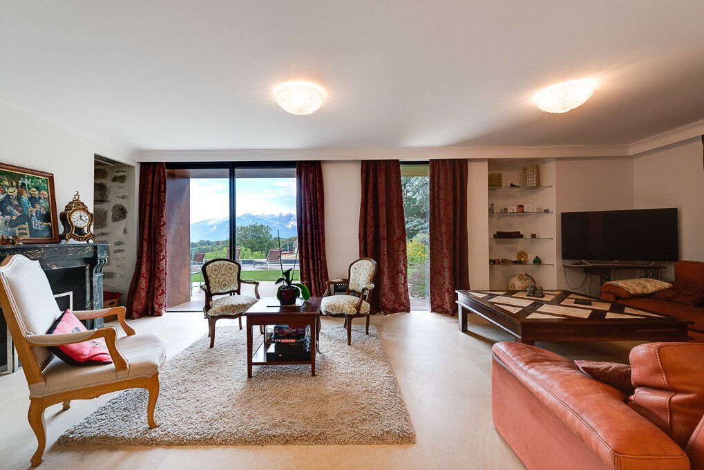 Estate in Pers-Jussy, Auvergne-Rhône-Alpes, France 3 - 19042202
